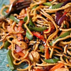 8. Chicken Chawmain - পাঁচফৌড়ন